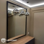 Зеркало в металлической раме