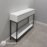 Белая консоль для прихожей с двумя выдвижными ящиками