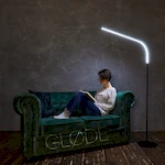 Торшер JoyLumen высотой 165 см с LED подсветкой в стильной светлой гостиной