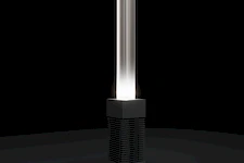 Крупный план рассеивателя торшера LightSabre с матовым оргстеклом, обеспечивающего свет без бликов