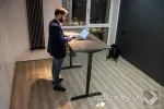 Регулируемый по высоте стол Массив