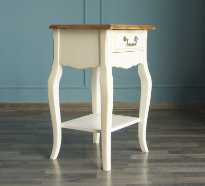 Предлагаем купить прикроватная тумбочка с одним ящиком "Leontina" цвет слоновая кость с помощью которого Вы сможете сделать интерьер помещения стильным и современным, мебель которая подчеркнёт особенности задуманные дизайнером интерьера. Каталог мебели из