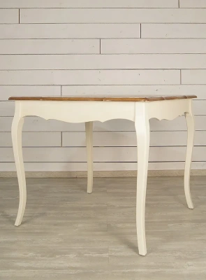 Квадратный обеденный стол "Leontina" цвет слоновая кость идеальное решение для тех, кто хочет привнести особый шарм в свой интерьер. Каталог мебели из России - AdtPro. Id-1