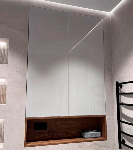 1002-12591-belyj-santekhnicheskij-shkaf-dlya-sokrytiya-kommunikacij-s-glyancevymi-fasadami