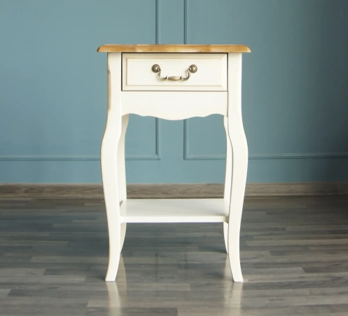 Атмосфера в комнате станет приятнее, а дизайн жилища неповторимым если Вы закажете прикроватная тумбочка с одним ящиком "Leontina" цвет слоновая кость. Каталог мебели из России - AdtPro. Id-0