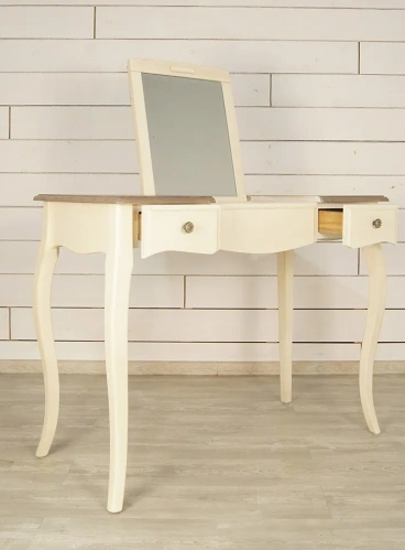 Изготовленная мебель на заказ - туалетный стол "Leontina" цвет слоновая кость создаст неповторимую тмосферу в Вашей комнате. Каталог мебели из России - AdtPro. Id-3
