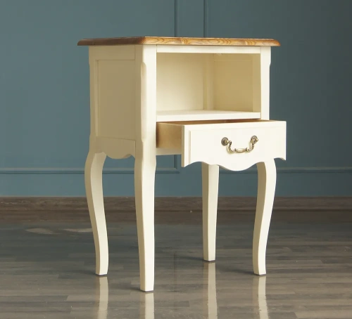 Атмосфера в комнате станет приятнее, а дизайн жилища неповторимым если Вы закажете белая прикроватная тумбочка с открытой полкой "Leontina" цвет слоновая кость. Каталог мебели из России - AdtPro. Id-2