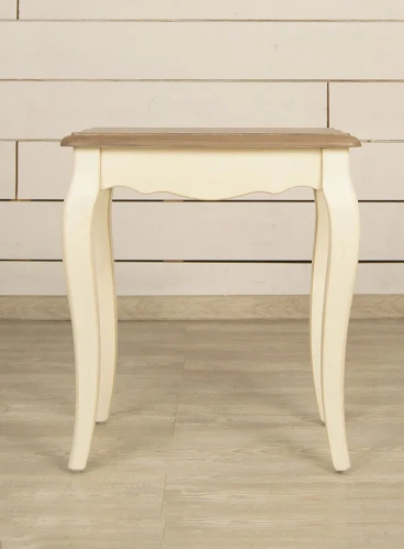 Изготовленная мебель на заказ - табурет с твердым сидением "Leontina" цвет слоновой кости создаст неповторимую тмосферу в Вашей комнате. Каталог мебели из России - AdtPro. Id-0