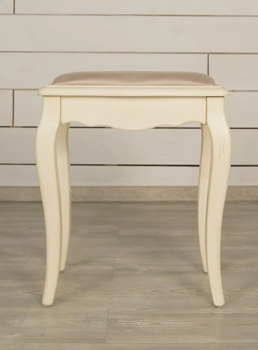  Изготовленная мебель на заказ -  табурет  leontina создаст неповторимую тмосферу в Вашей комнате.  производство Этажерка. Каталог мебели из России - AdtPro. Id-1