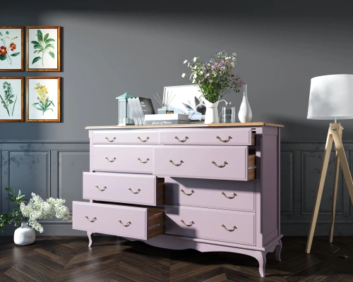 Предлагаем купить удлинённый комод на восемь ящиков "Leontina lavanda" цвет лавандовый с помощью которого Вы сможете сделать интерьер помещения стильным и современным, мебель которая подчеркнёт особенности задуманные дизайнером интерьера. Каталог мебели и
