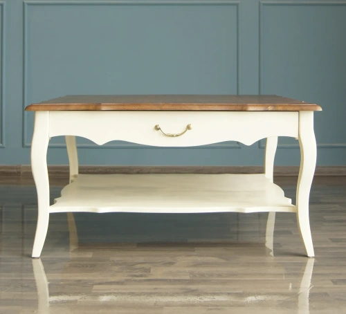 Предлагаем купить стол журнальный квадратный "Leontina" цвет слоновая кость с помощью которого Вы сможете сделать интерьер помещения стильным и современным, мебель которая подчеркнёт особенности задуманные дизайнером интерьера. Каталог мебели из России - 