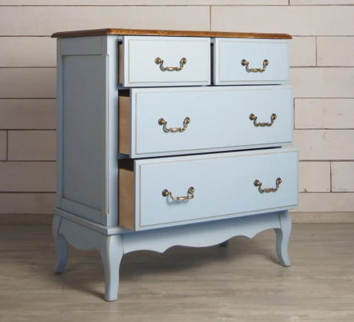 Голубой комод 4 ящика "Leontina" цвет голубой идеальное решение для тех, кто хочет привнести особый шарм в свой интерьер. Каталог мебели из России - AdtPro. Id-2
