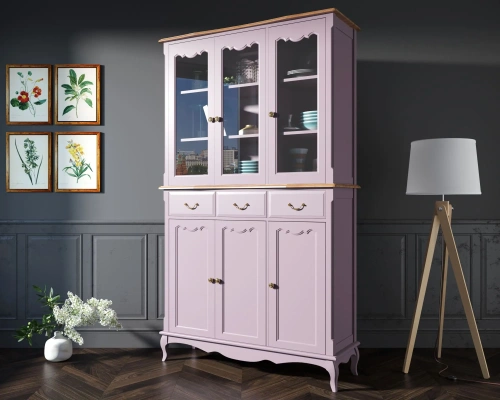 Предлагаем купить буфет трехстворчатый для посуды на кухню "Leontina lavanda" цвет лавандовый с помощью которого Вы сможете сделать интерьер помещения стильным и современным, мебель которая подчеркнёт особенности задуманные дизайнером интерьера. Каталог м