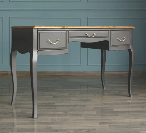 Изготовленная мебель на заказ - стол письменный с тремя выдвижными ящиками "Leontina black" цвет черный создаст неповторимую тмосферу в Вашей комнате. Каталог мебели из России - AdtPro. Id-1