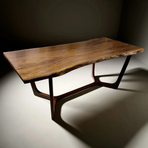 Защитное матовое покрытие, подчеркивающее текстуру дерева на столешнице.