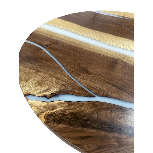  Детальная текстура массива американского ореха и заливка белой эпоксидной смолой, эффект реки.