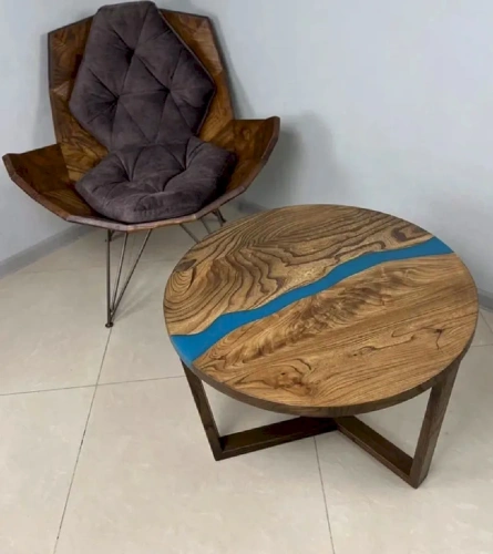  круглый журнальный столик с синей "рекой" из массива карагача и смолы  Каталог мебели из России - AdtPro Id-3