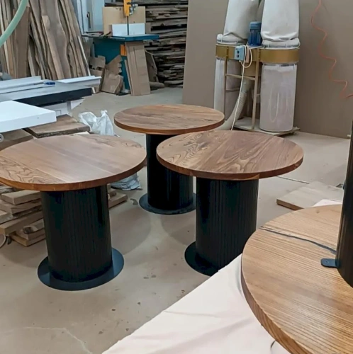 Круглый обеденный стол 90см на оригинальной тумбе для кафе