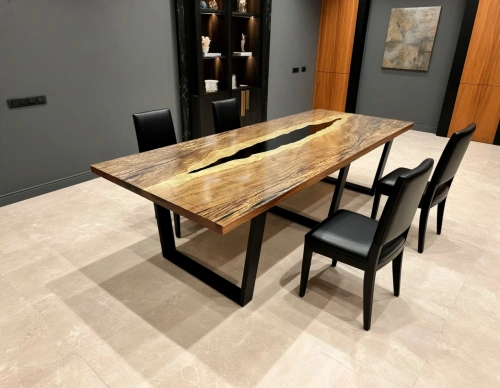 Стол переговорный длиной 190 см с металлическими ножками в современном интерьере переговорной комнаты