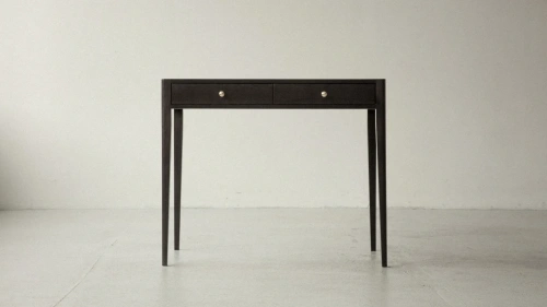 Лаконичный письменный стол с выдвижными ящиками из массива дуба