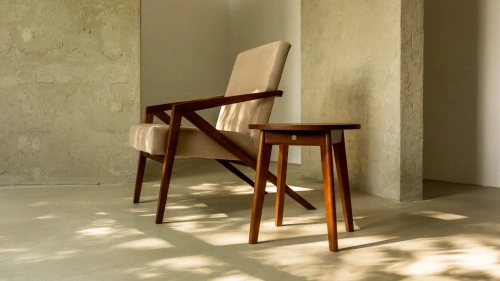 1267-71-miniatyurnyj-kofejnyj-stolik-iz-massiva-buka-44b