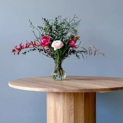 Круглый обеденный стол ДУХ на одной ноге из массива дуба