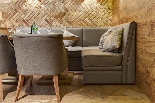 Модульный диван Malleco и кресло Fil в интерьере ресторана Il Forno