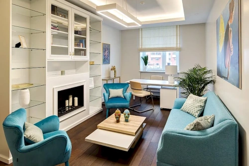 Кабинет в виде гостиной комнаты в Центре психологической помощи. Кресло Koko. Диван Merlini slim. Cтул Cassina