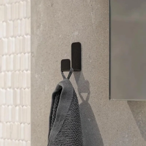 Влагостойкие крючки MyOry Ex Three для полотенец в интерьере ванной