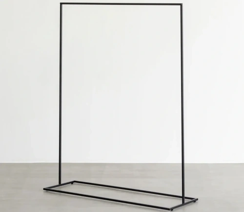 Напольная вешалка MyOry Mono с полотенцами в интерьере ванной комнаты