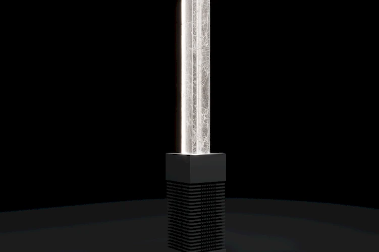 Крупный план рассеивателя торшера LightSabre из матового стекла с эффектом кракле