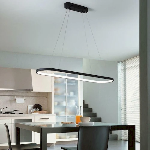 Равномерное нейтральным освещение (о от светильника RdLamp в современной кухне