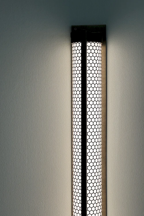 Заказанный у нас эксклюзивный бра. настенный светильник сатинированная латунь - 120 см производство glode "Yupiter one brass -" позволит добавить изюминку в интерьер помещения, создать атмосферу свежести и домашнего уюта. Каталог мебели из России - AdtPro