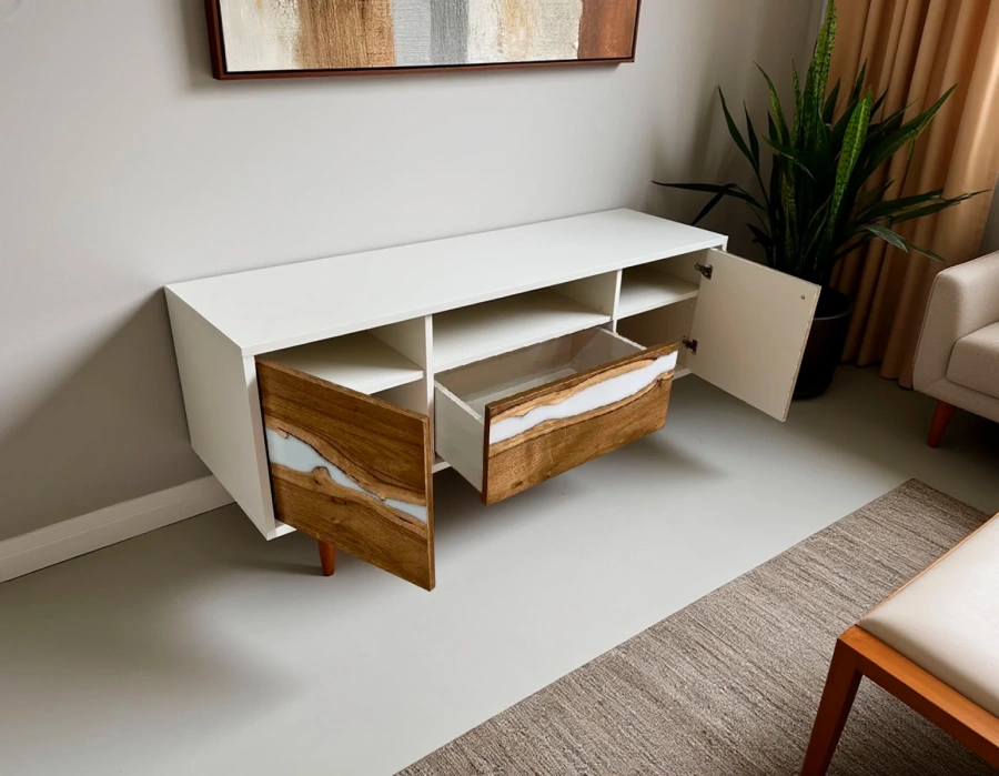 Длинная из массива грецкого ореха с открытой нишей и с выдвижным ящиком и дверцами