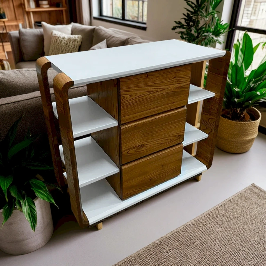 Комод из карагача в интерьере гостиной в современном стиле, функциональное хранение