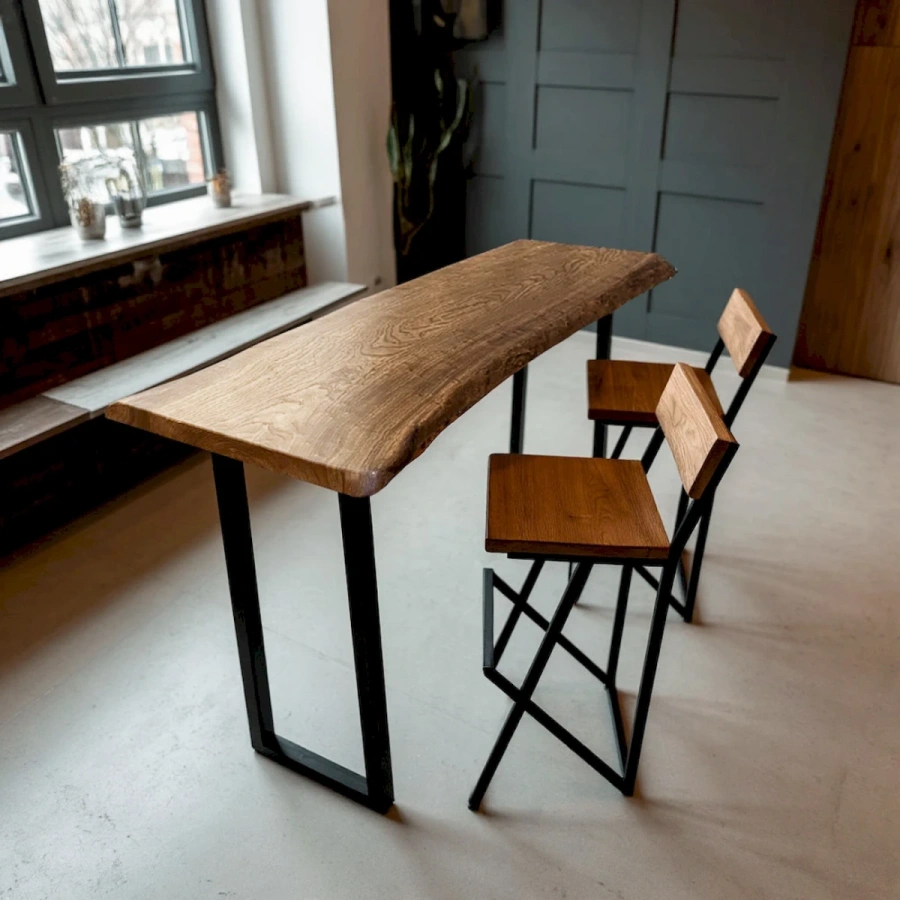 Барный  из карагача с металлическими ножками в интерьере промышленного лофта с кирпичной стеной