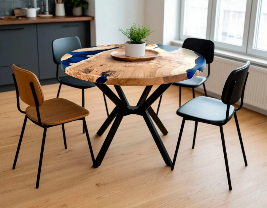 Стол Barneo и 4 стула на кухне в современной квартире id-1252.322