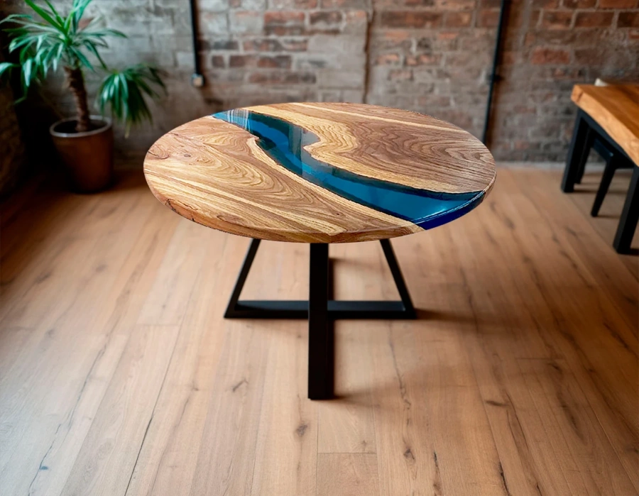 1252-328-stol-kruglyy-iz-massiva-karagacha-s-epoksidnoy-smo-23