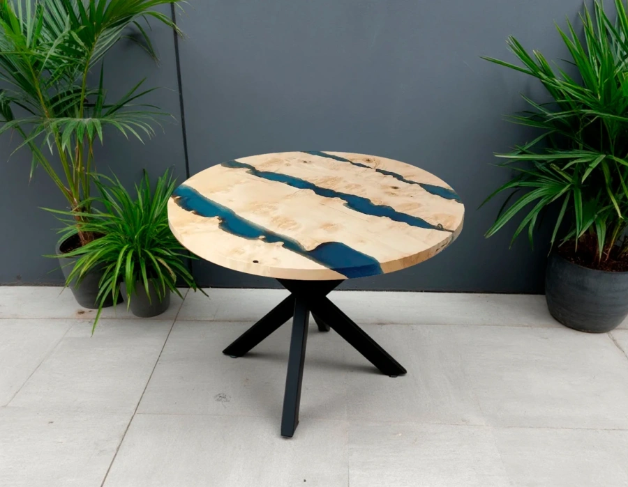 Груглый стол из клена расчитанный на четырех человек Art.1252.331