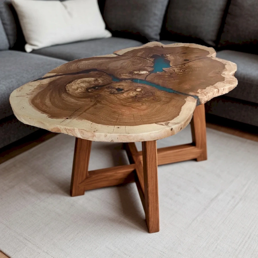 Столик Perfect из среза дерева в современной гостиной с лаунж-зоной в окружении диванов