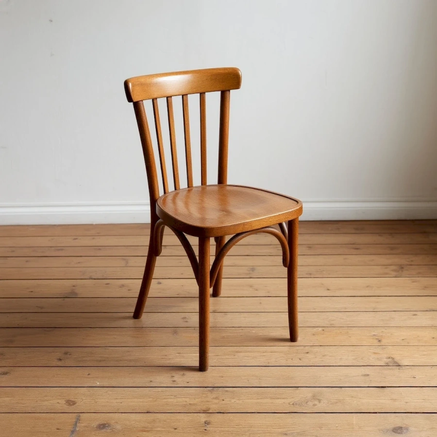 Классический венский стул, выполненный из массива дерева