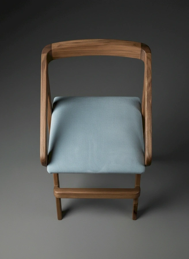  Округлая спинка барного стула, плавно переходящая в деревянные подлокотники