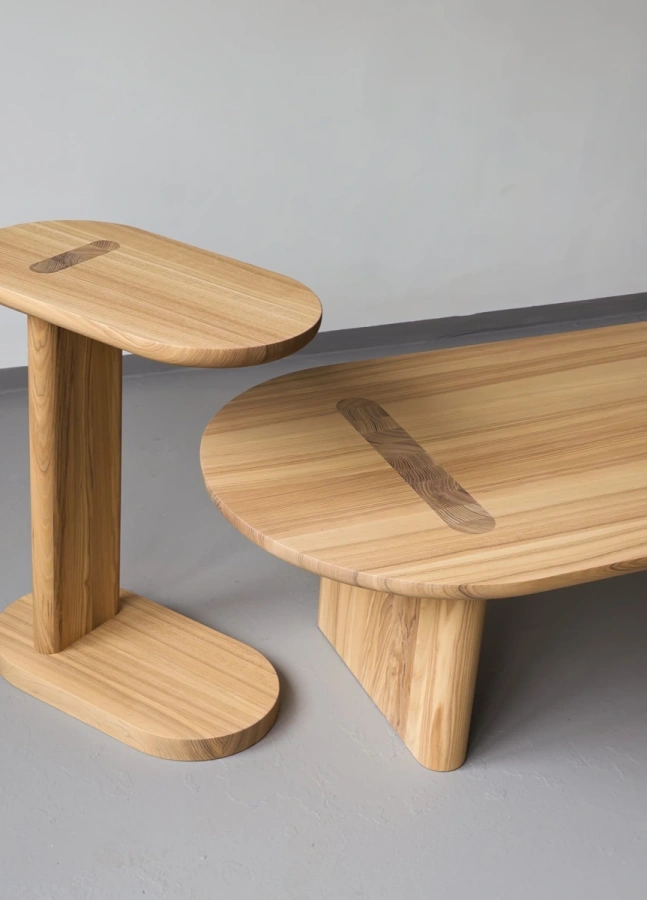 Фактура дерева и покрытия маслом Rubio Monocoat на поверхности стола