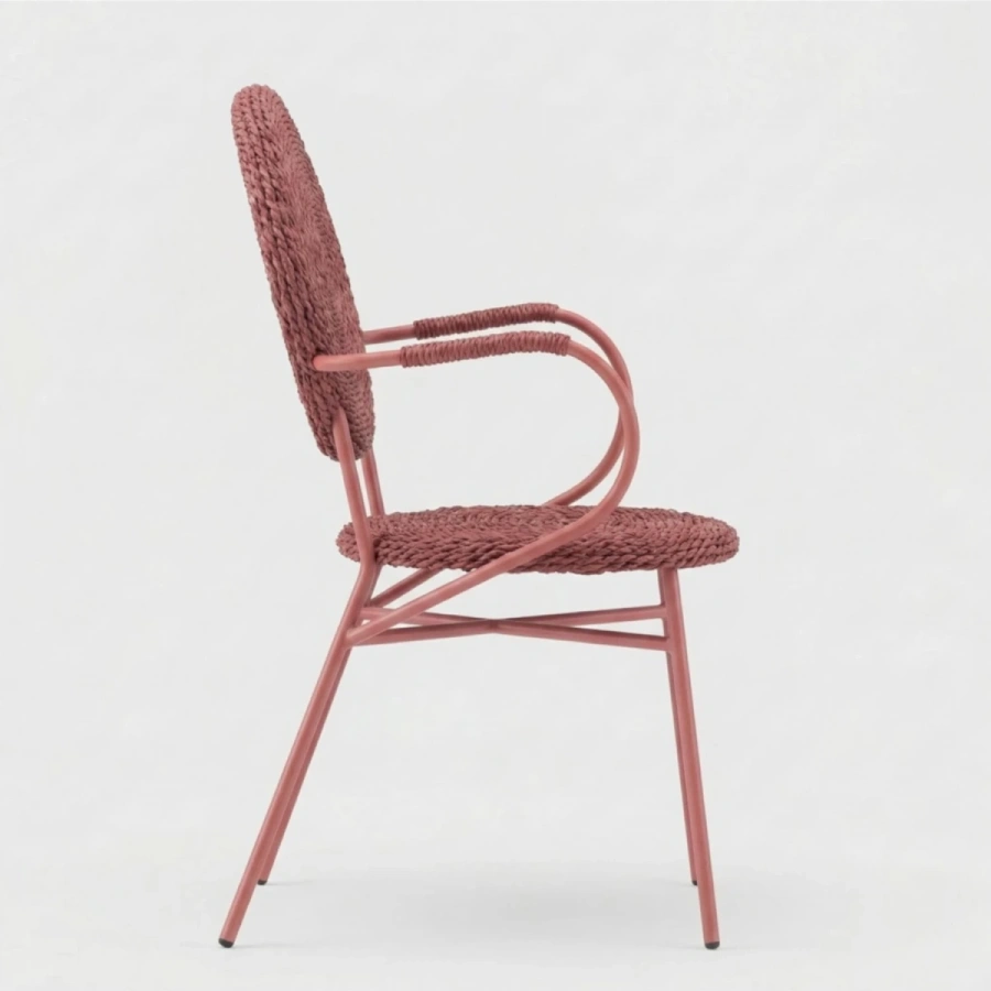 Плетеный стул для террасы с металлическим каркасом и удобными подлокотниками Дуглас