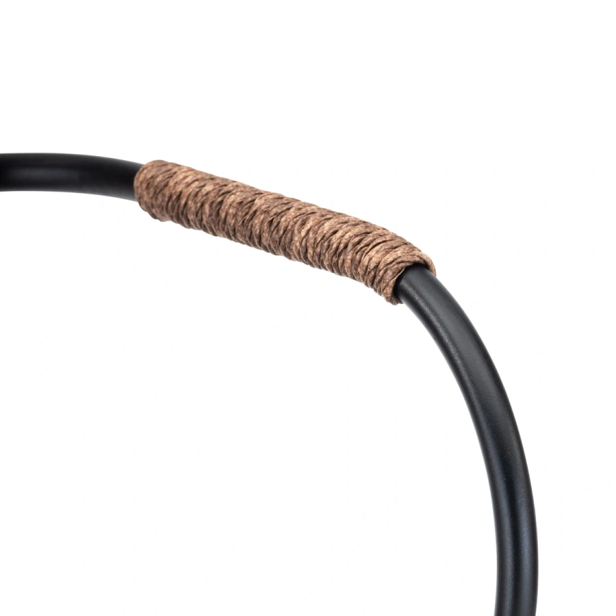 Прочный металлический каркас стула из ротанга с подлокотниками Дуглас