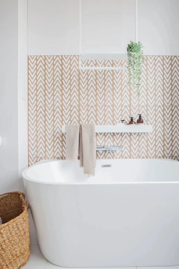 Металлическая белая полка MyOry Towelinv для ванной с отсеком для полотенец