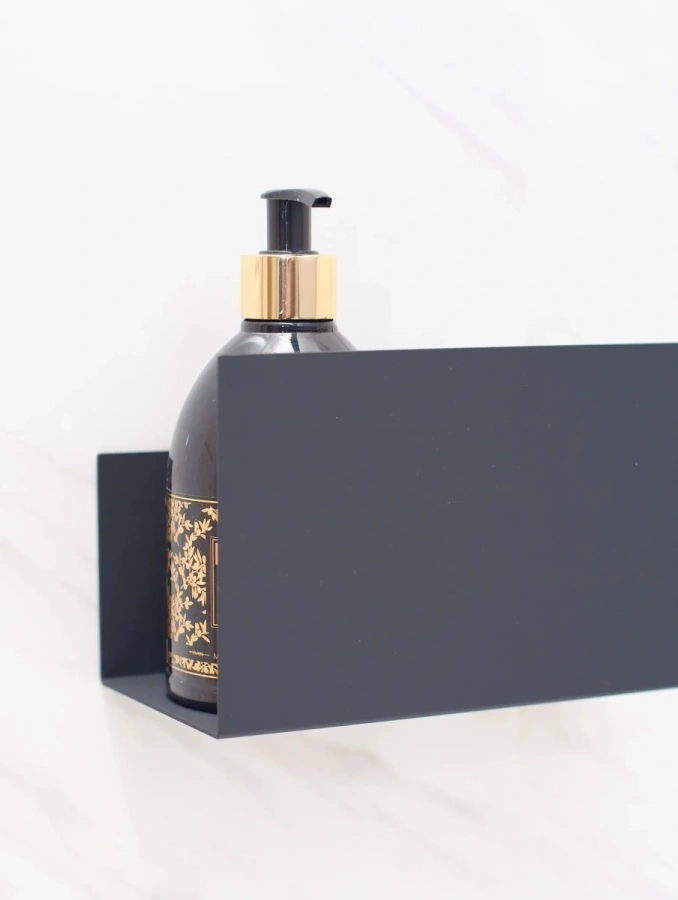 Влагостойкая черная полка из металла MyOry Baseinv для душевой