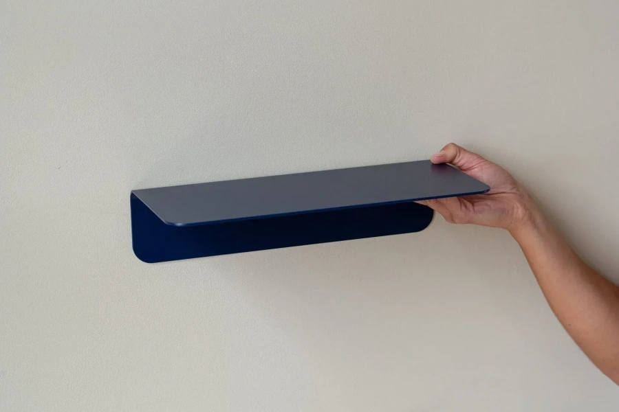 Угловая конструкция синей полки MyOry Thin Inverse— повышенная устойчивость и жесткость