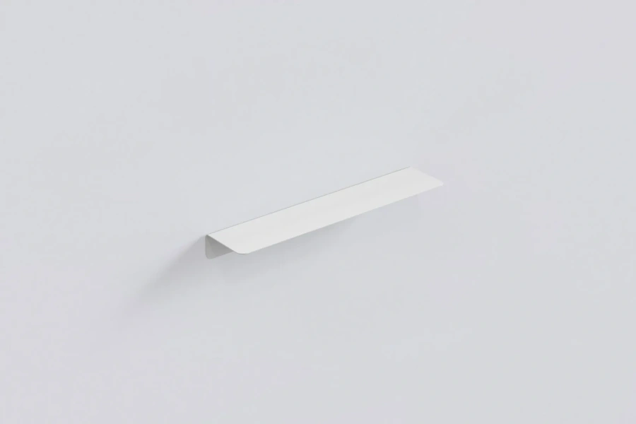 Минималистичный дизайн — чистота линий и форм белой полки