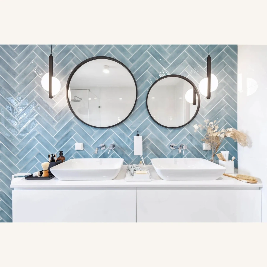 Белый металлический держатель для диспенсера MyOry Disp ванной комнате белого цвета